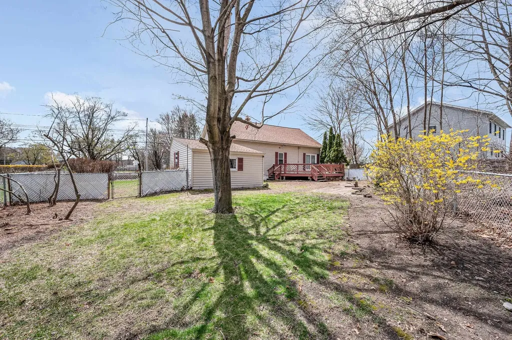 58 Bowers Street Nashua NH 03060-3905