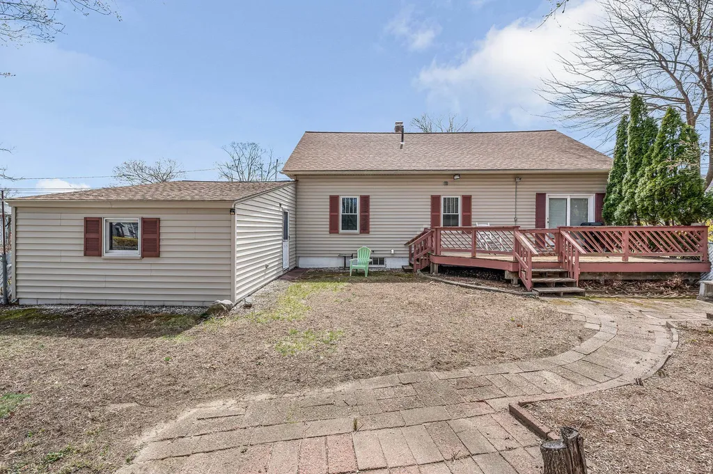 58 Bowers Street Nashua NH 03060-3905