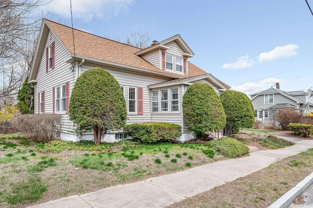 58 Bowers Street Nashua NH 03060-3905