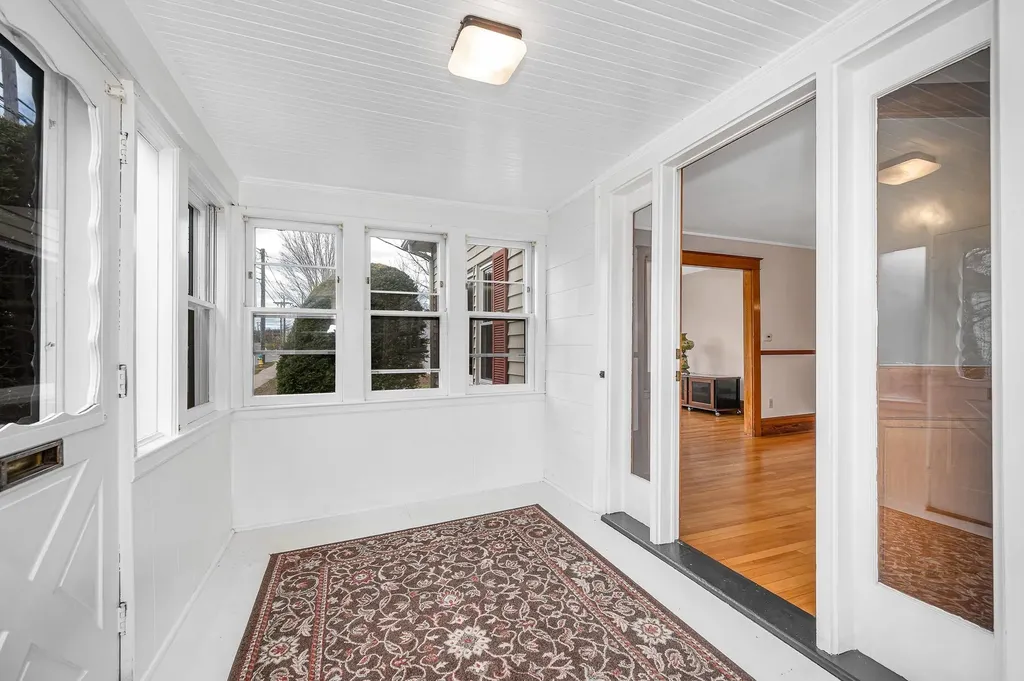 58 Bowers Street Nashua NH 03060-3905
