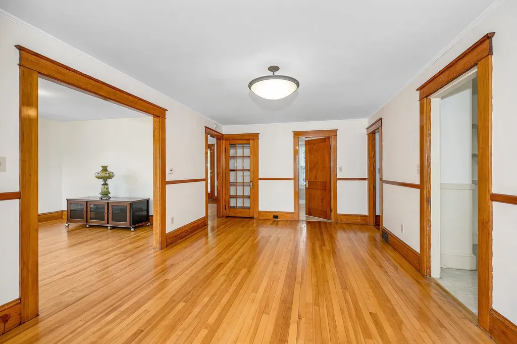 58 Bowers Street Nashua NH 03060-3905