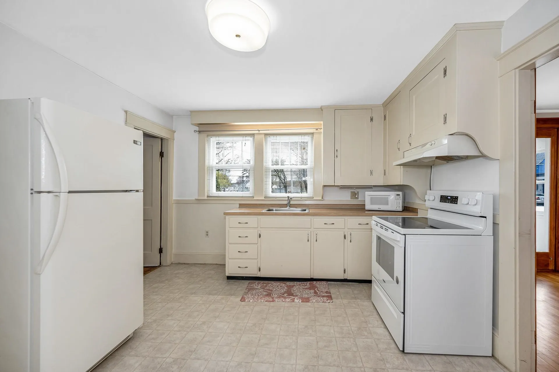58 Bowers Street Nashua NH 03060-3905