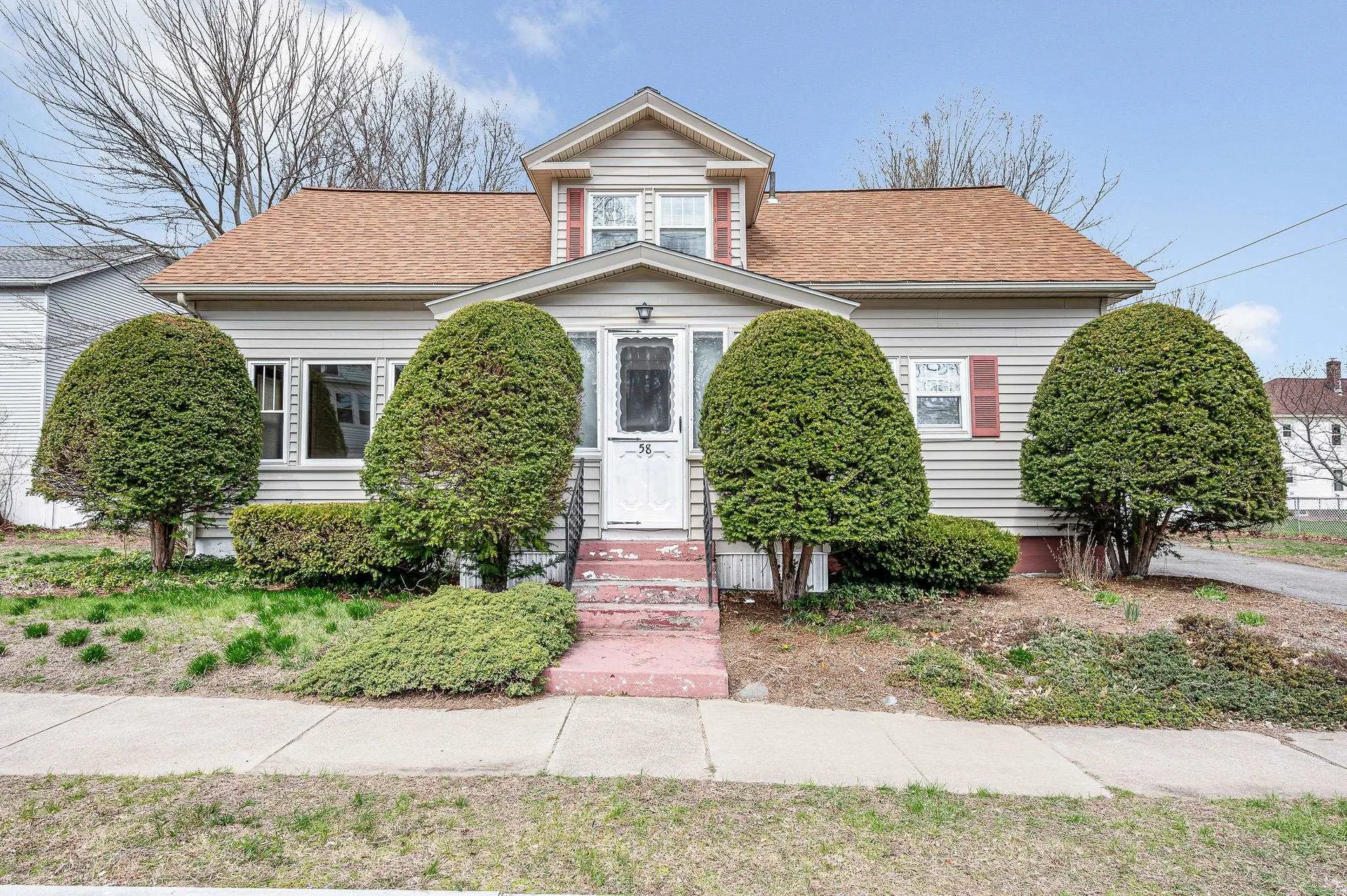 58 Bowers Street Nashua NH 03060-3905