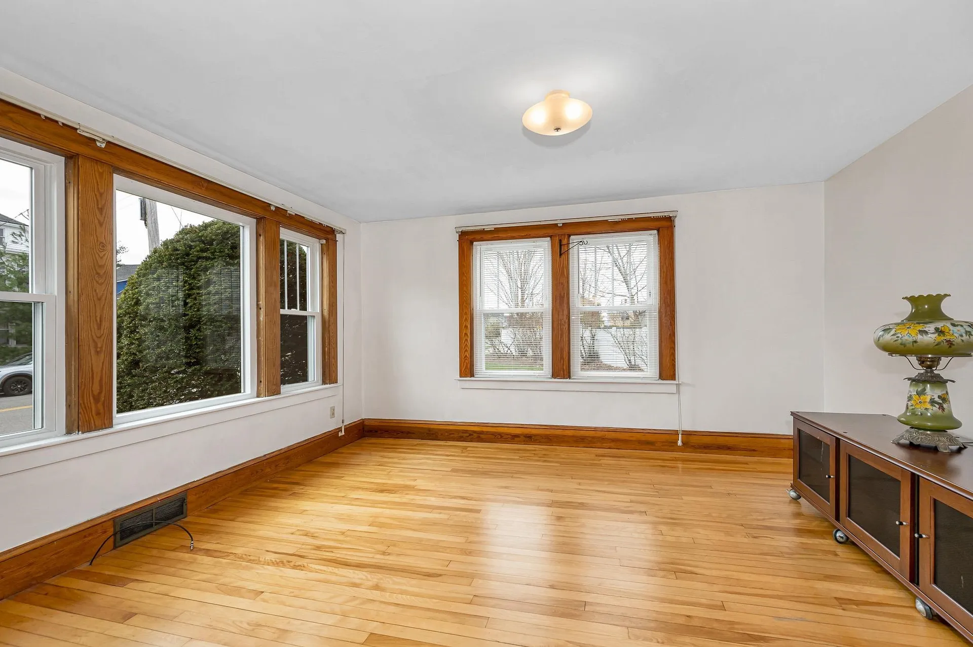 58 Bowers Street Nashua NH 03060-3905