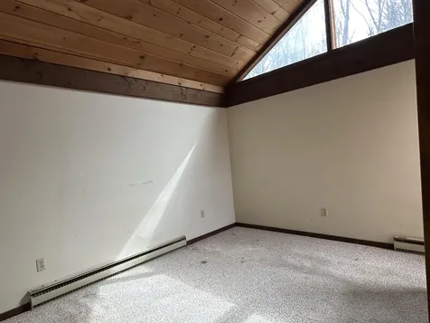 5 Snow Drift Lane Londonderry VT 05148