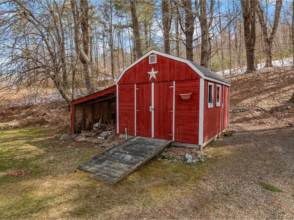 18 Warner Creek Underhill VT 05489