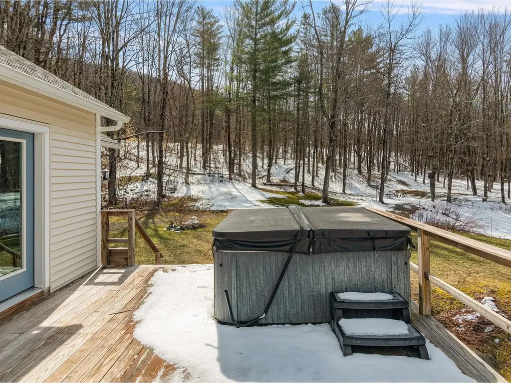 18 Warner Creek Underhill VT 05489