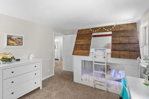 13 James Farm Road Lee NH 03861