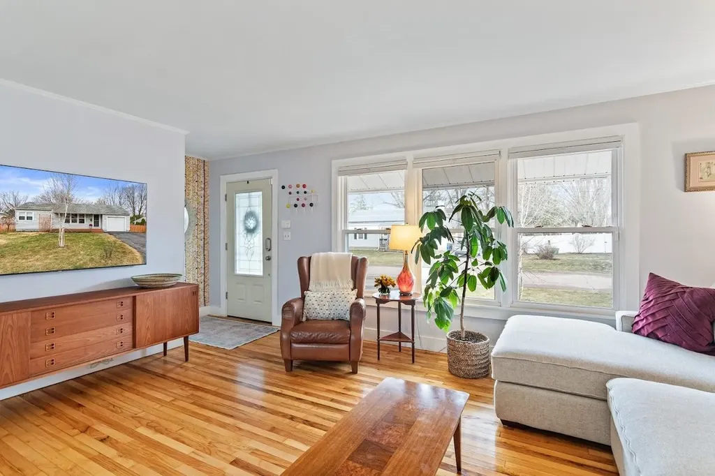 10 Seneca Avenue Essex Junction VT 05452