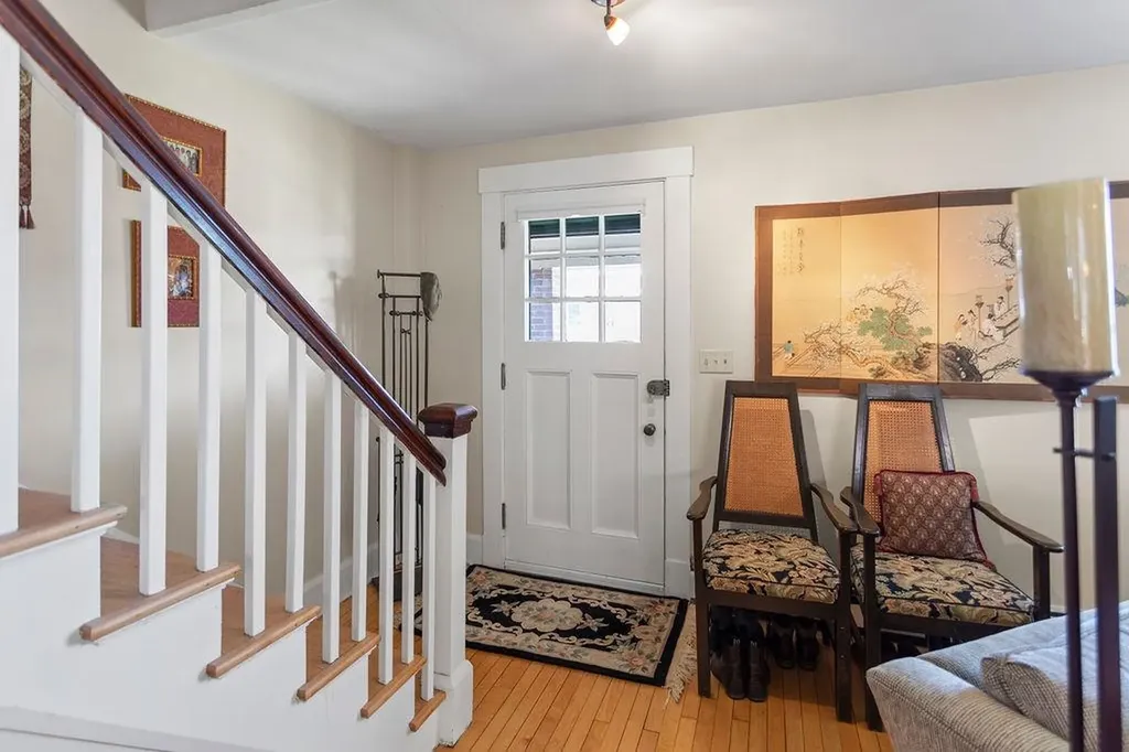 98 Hollis Street Manchester NH 03101