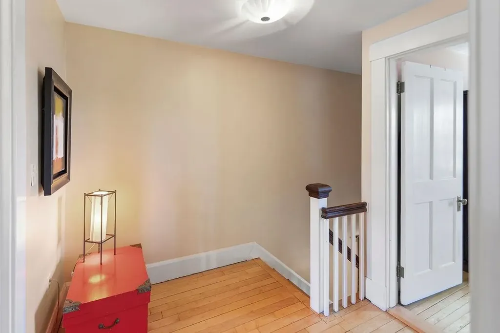 98 Hollis Street Manchester NH 03101