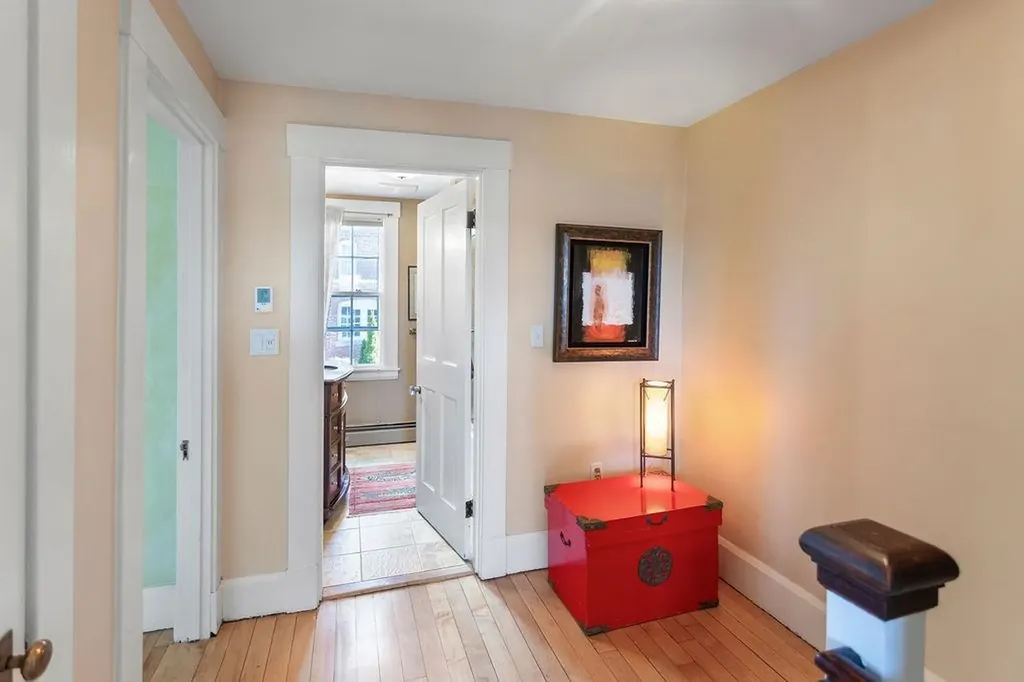 98 Hollis Street Manchester NH 03101