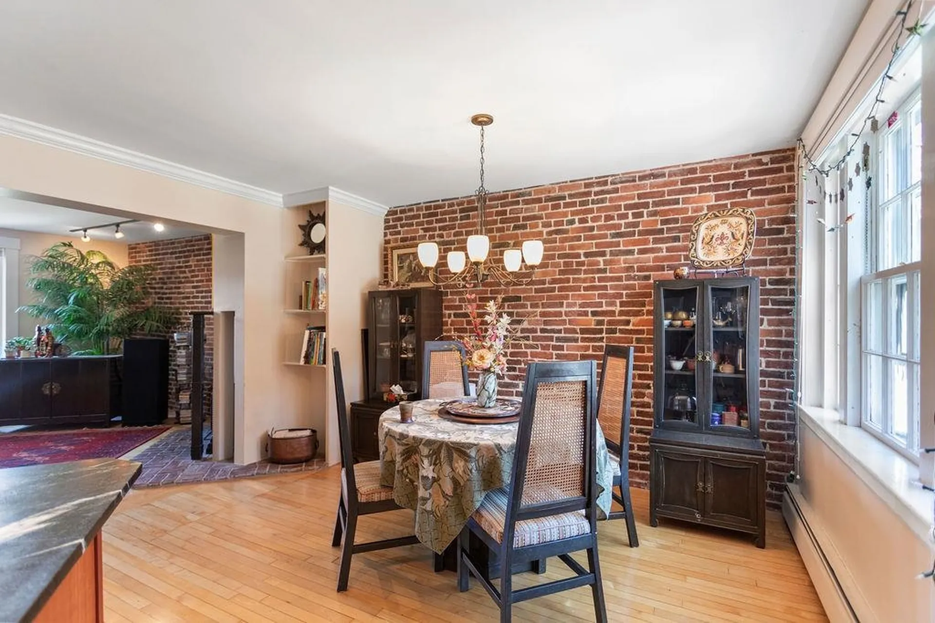 98 Hollis Street Manchester NH 03101