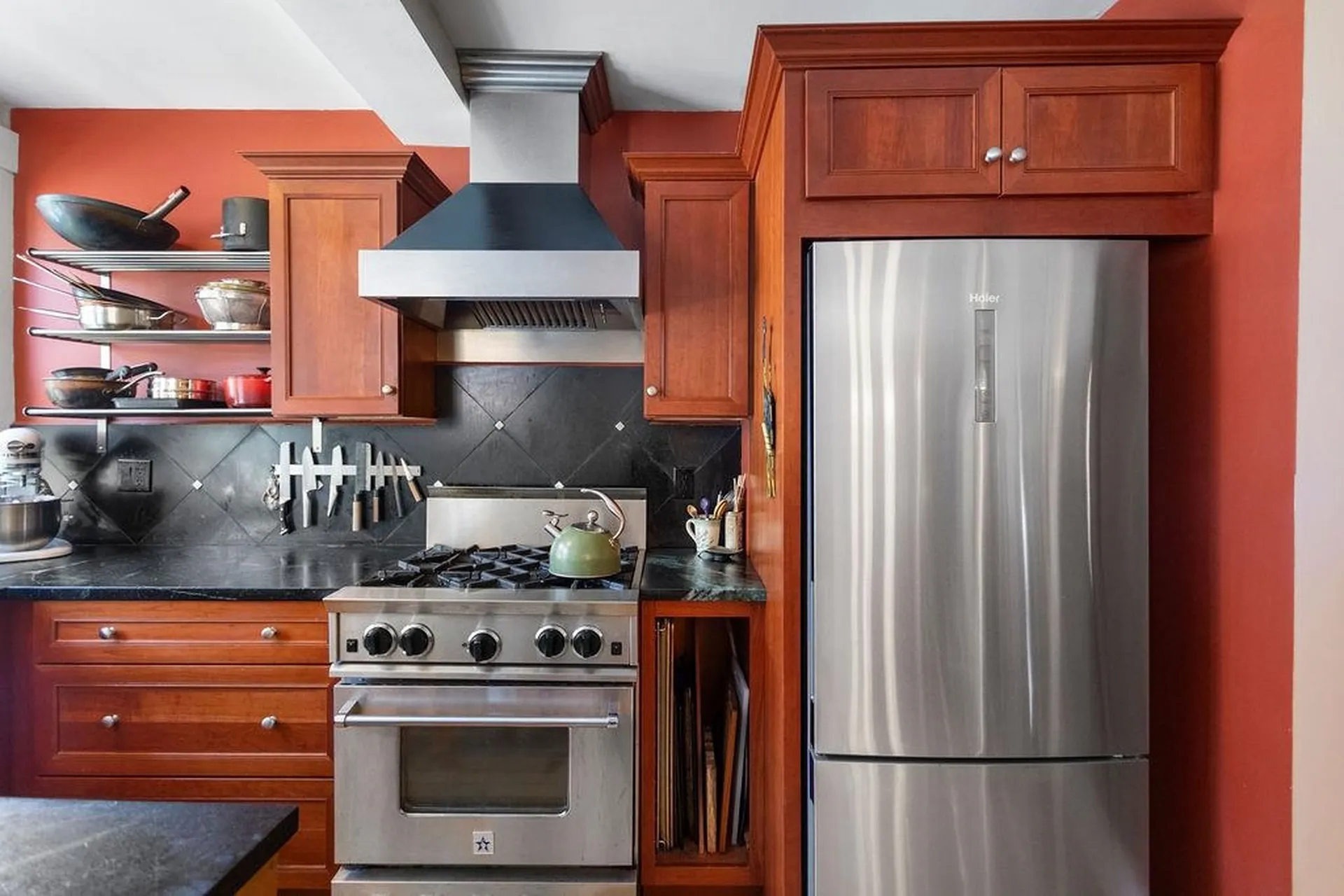 98 Hollis Street Manchester NH 03101