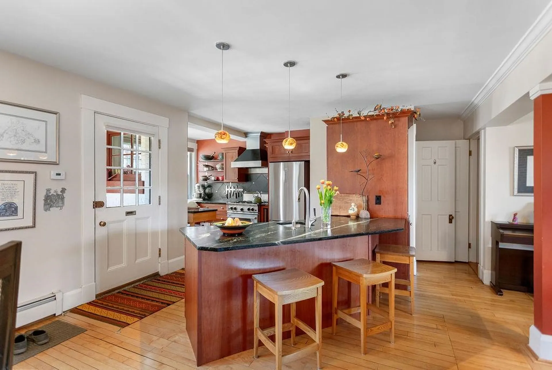 98 Hollis Street Manchester NH 03101