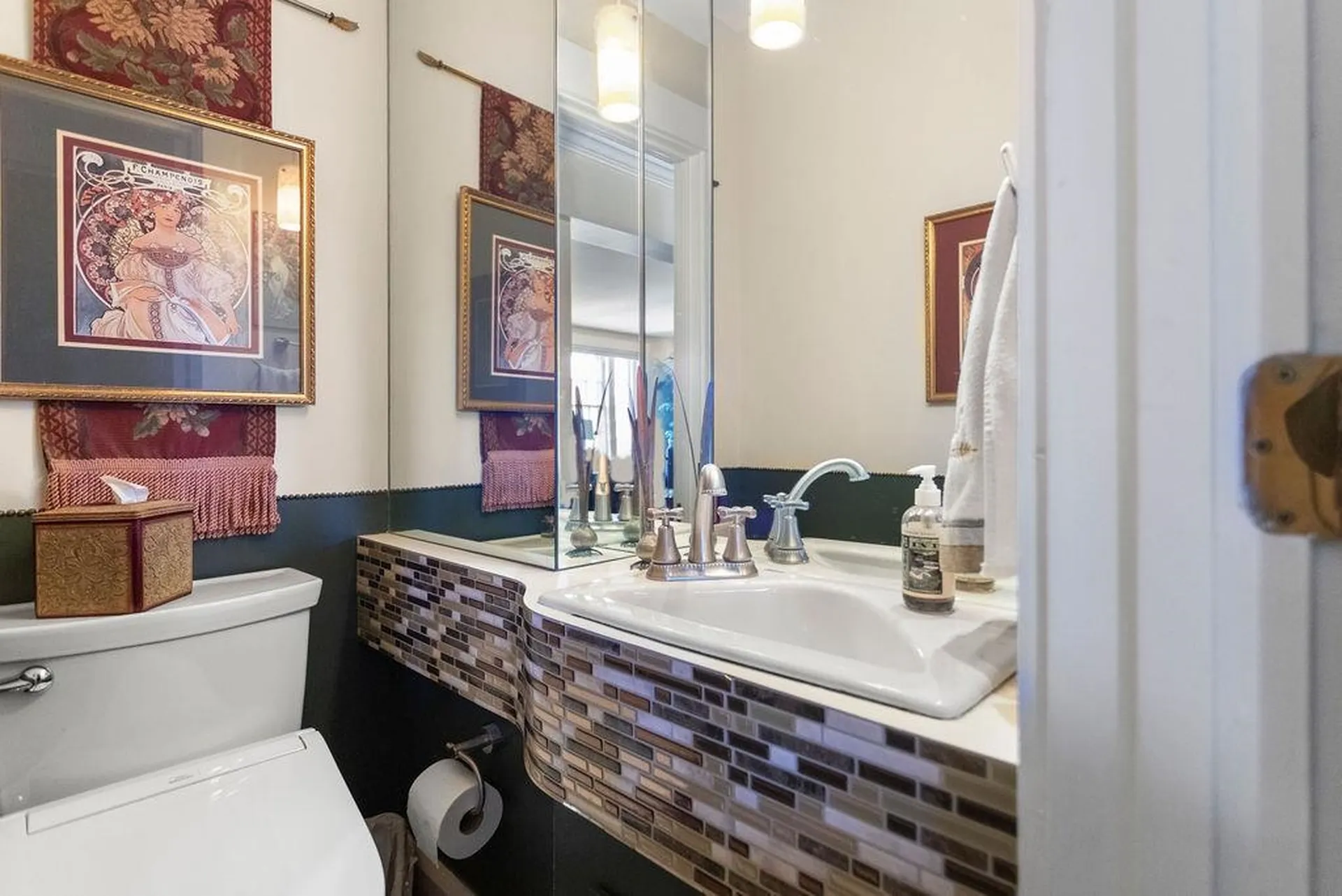 98 Hollis Street Manchester NH 03101