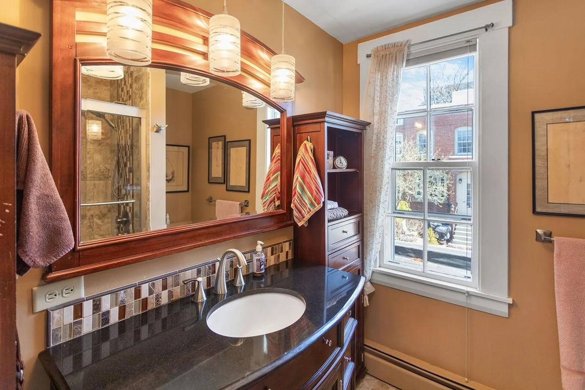 98 Hollis Street Manchester NH 03101