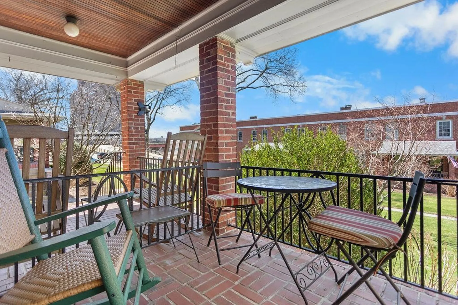 98 Hollis Street Manchester NH 03101