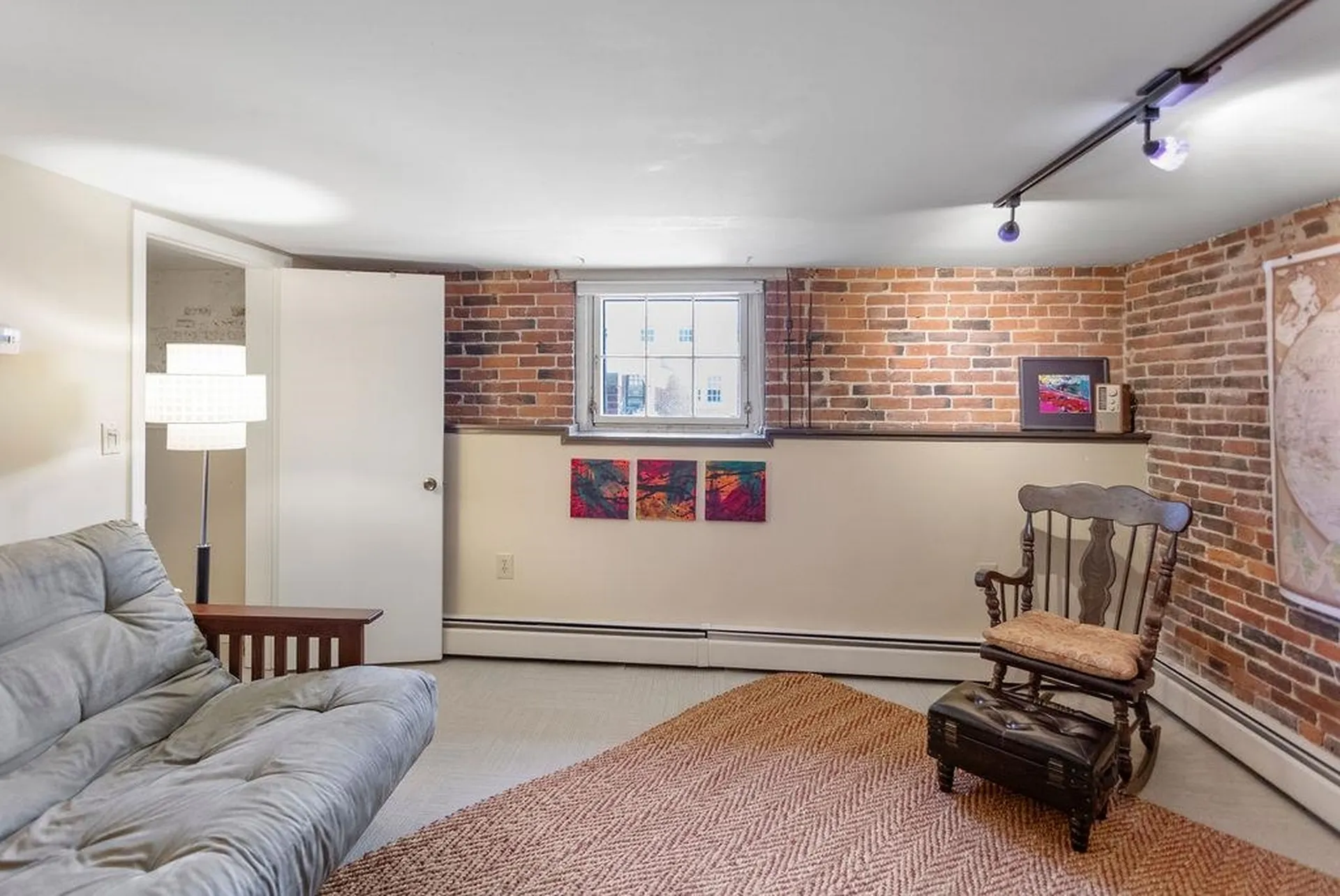 98 Hollis Street Manchester NH 03101