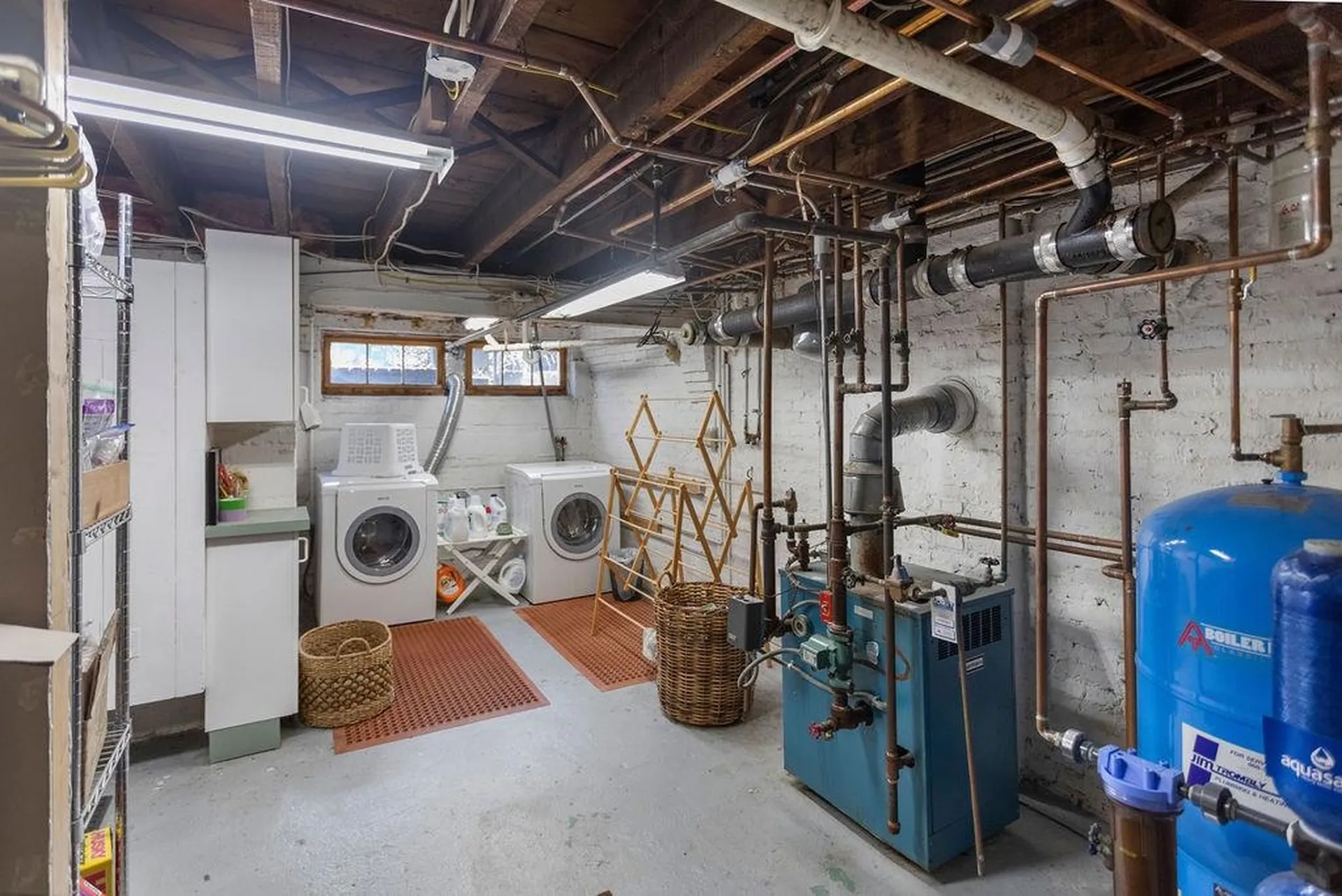 98 Hollis Street Manchester NH 03101