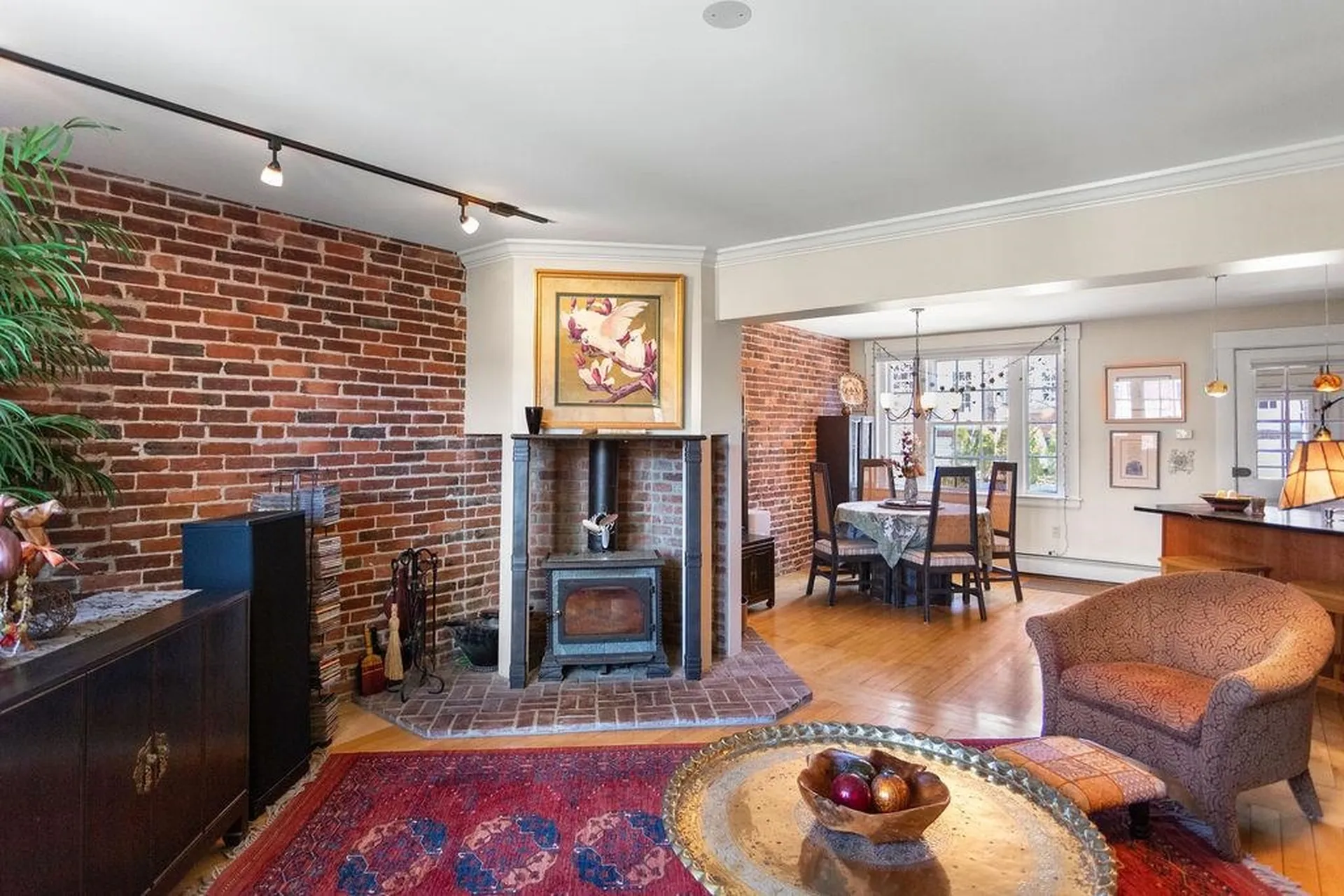 98 Hollis Street Manchester NH 03101