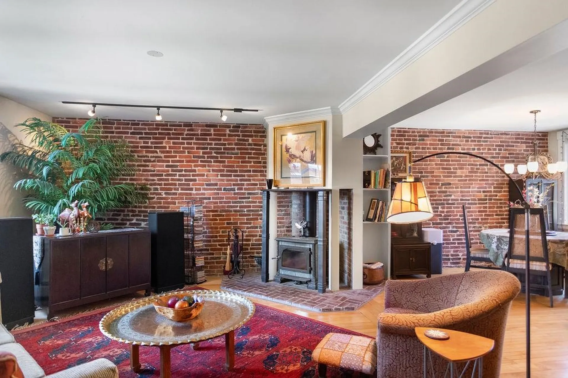 98 Hollis Street Manchester NH 03101