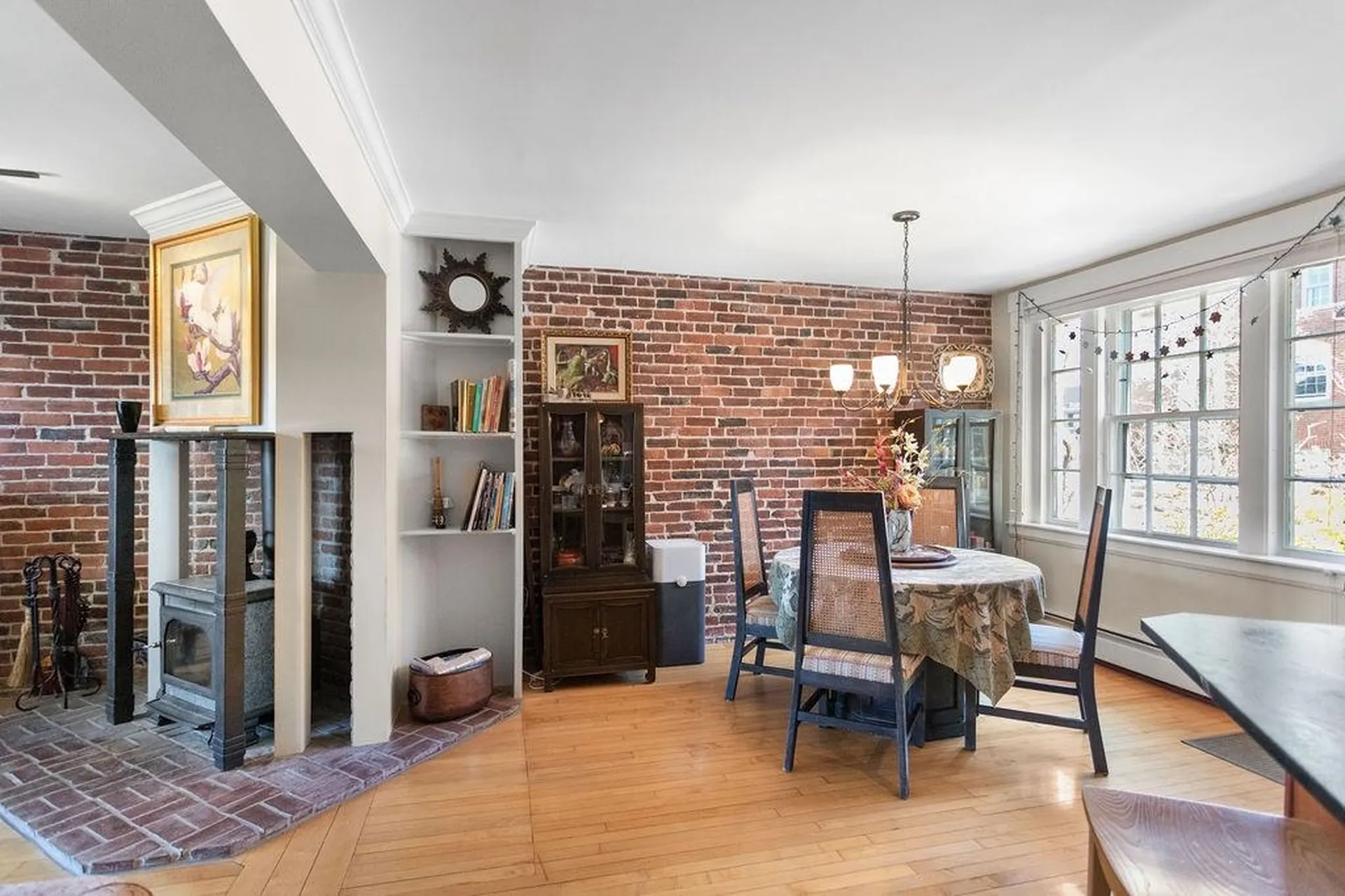 98 Hollis Street Manchester NH 03101