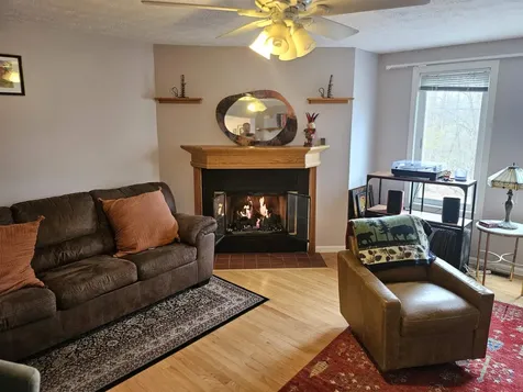 37 Windemere Way Nashua NH 03063