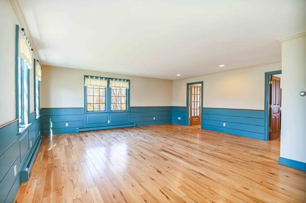 4 Hemming Way York ME 03909