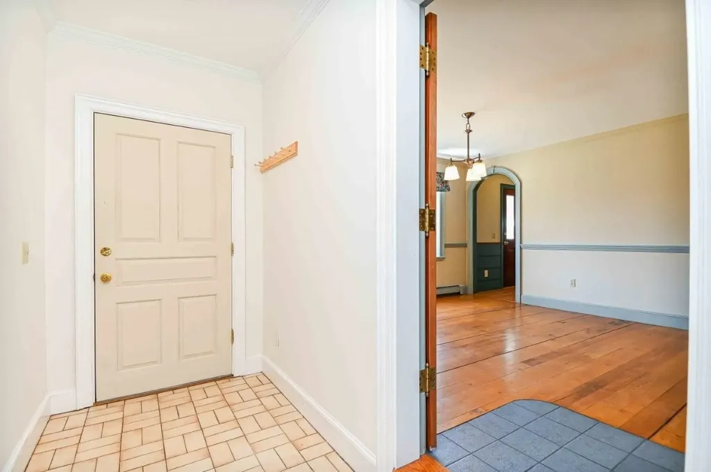 4 Hemming Way York ME 03909