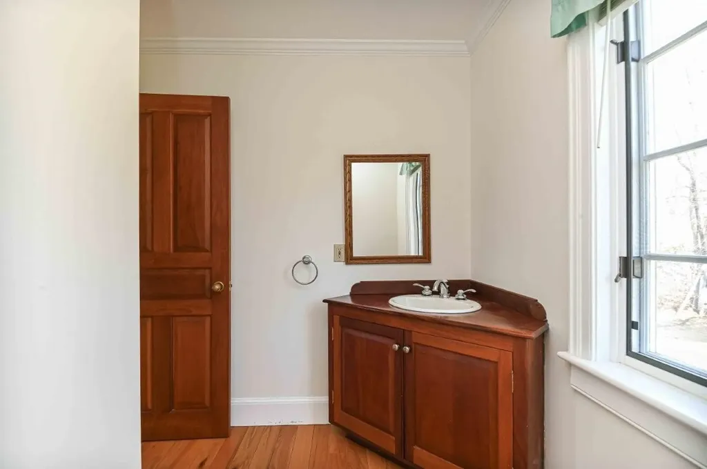 4 Hemming Way York ME 03909