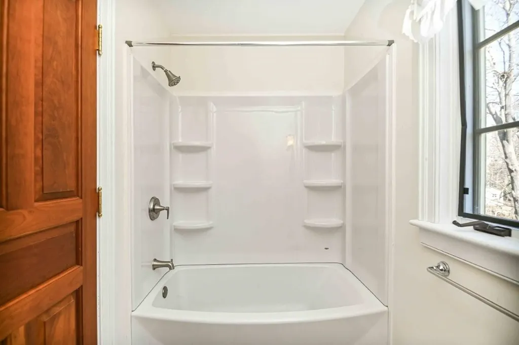 4 Hemming Way York ME 03909