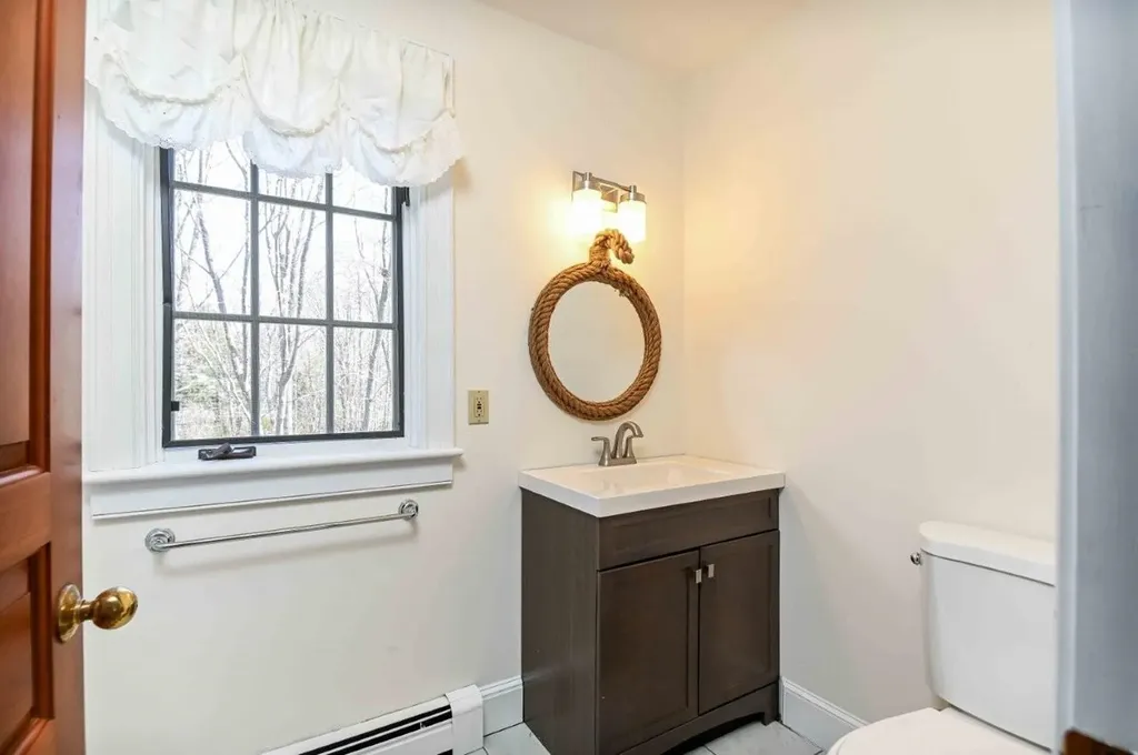 4 Hemming Way York ME 03909