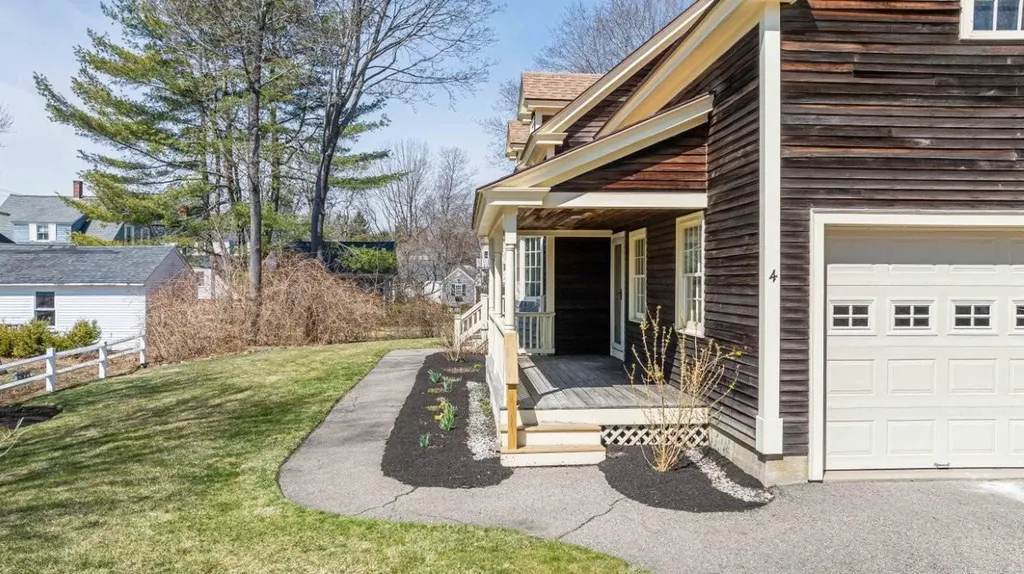 4 Hemming Way York ME 03909