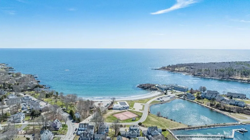 4 Hemming Way York ME 03909