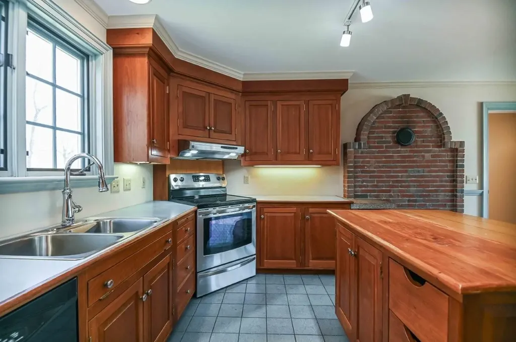 4 Hemming Way York ME 03909