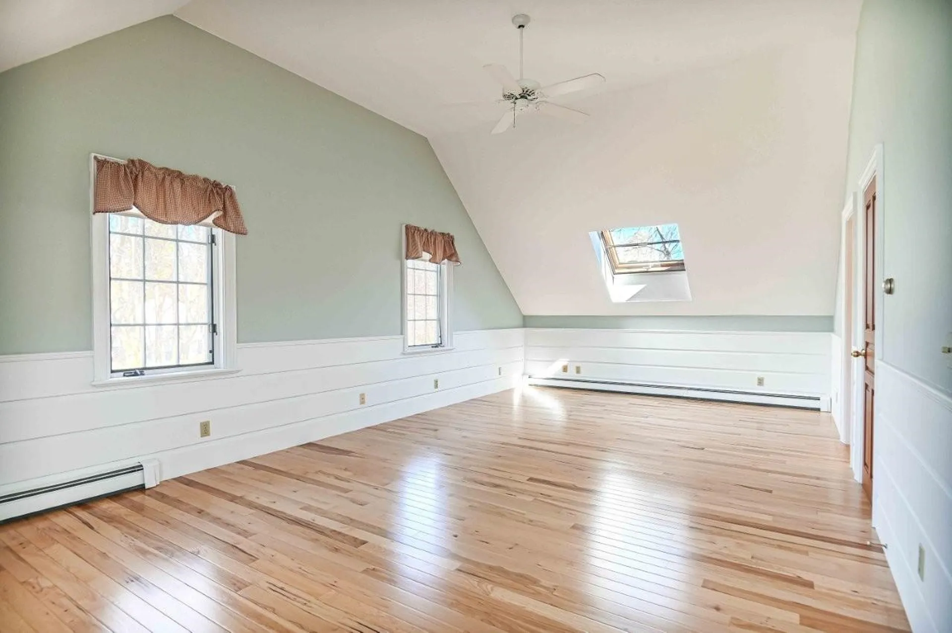 4 Hemming Way York ME 03909