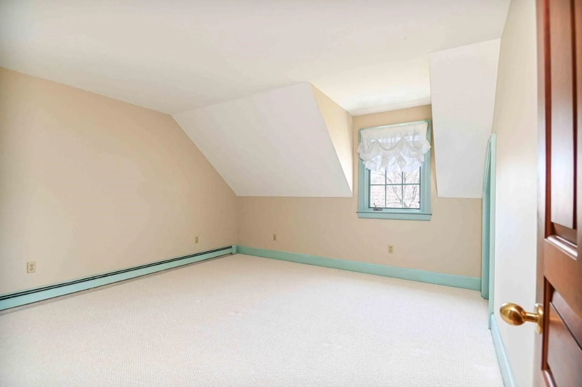 4 Hemming Way York ME 03909