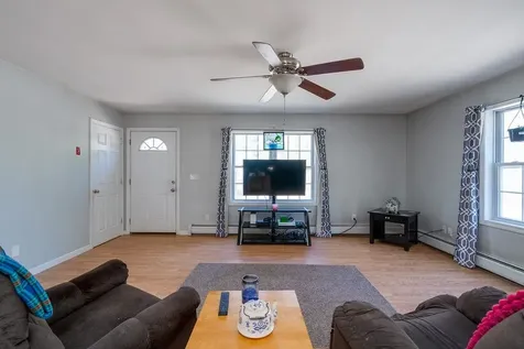 15 Bridle Lane Epping NH 03042