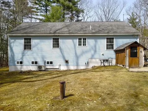 15 Bridle Lane Epping NH 03042