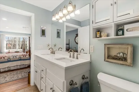 2 Sterling Hill Lane Exeter NH 03833