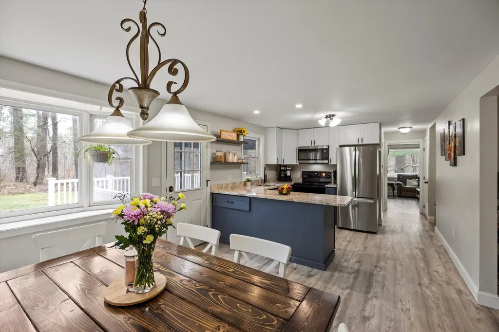 47 Wiley Hill Road Londonderry NH 03053