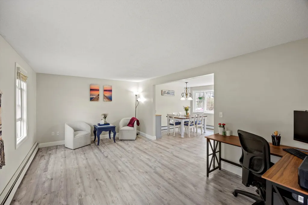 47 Wiley Hill Road Londonderry NH 03053
