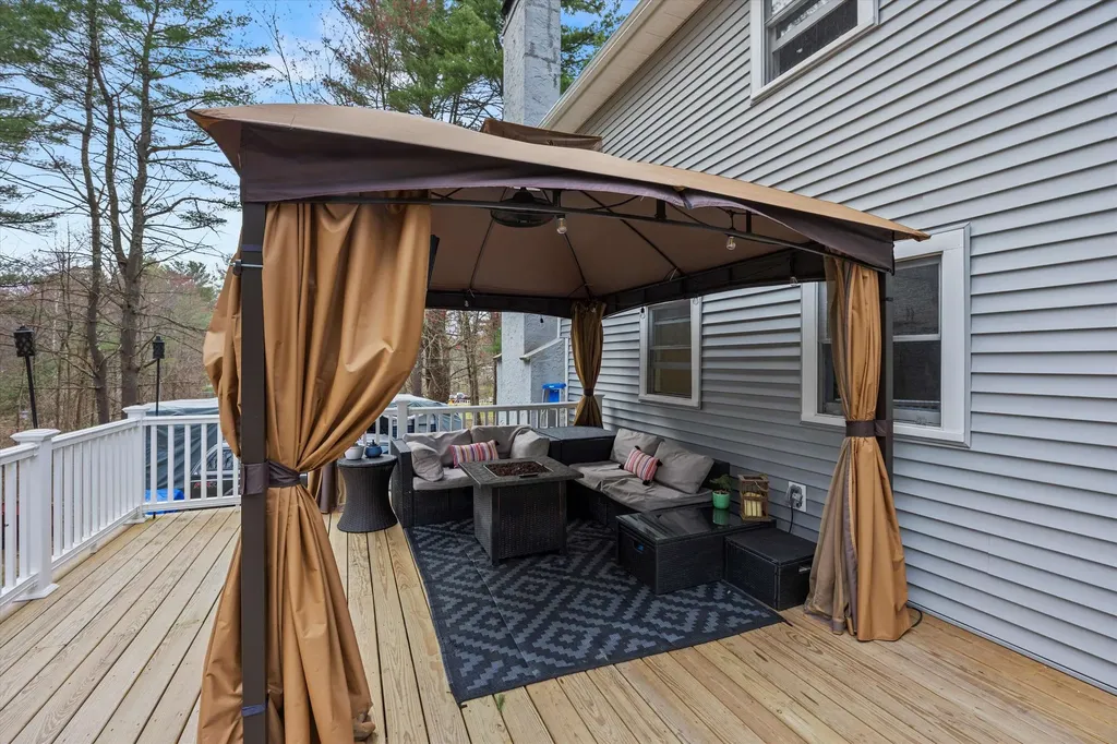 47 Wiley Hill Road Londonderry NH 03053