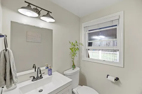 47 Wiley Hill Road Londonderry NH 03053