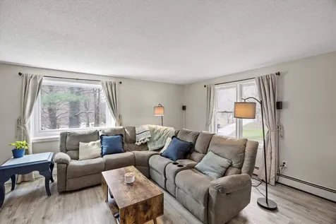 47 Wiley Hill Road Londonderry NH 03053