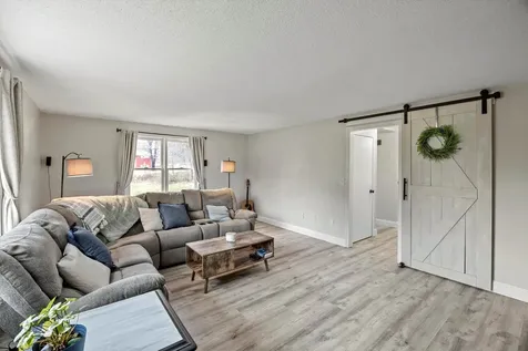 47 Wiley Hill Road Londonderry NH 03053