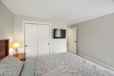 47 Wiley Hill Road Londonderry NH 03053