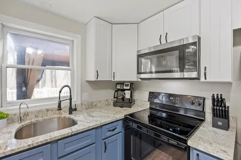 47 Wiley Hill Road Londonderry NH 03053