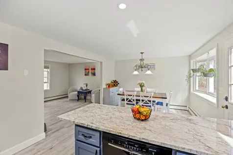 47 Wiley Hill Road Londonderry NH 03053